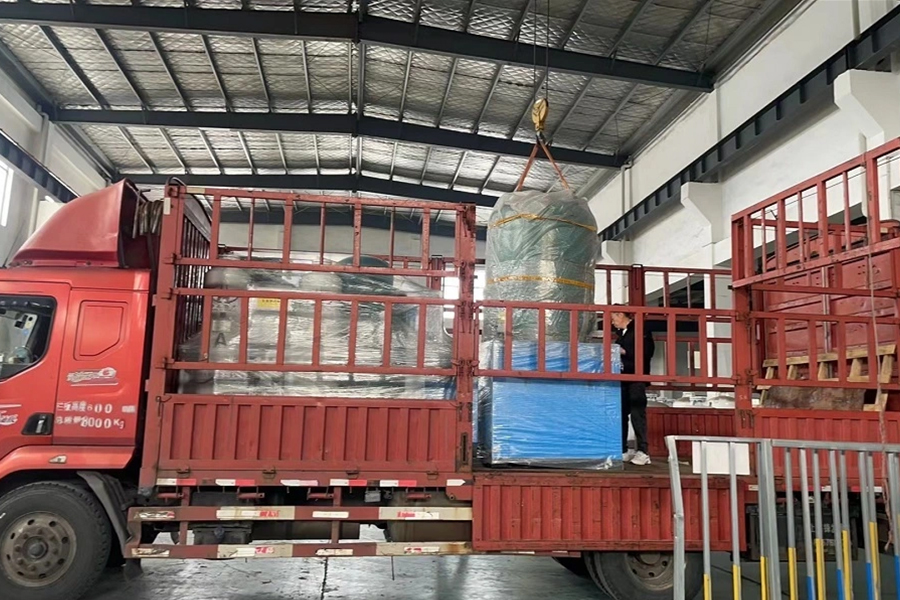 油田用窒素発生装置の納入